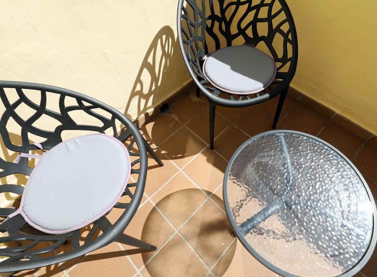 Duquesa Village Apartment - 2 Bed/2 Bath Apartment With Panoramic Sea Views Манилва Екстериор снимка