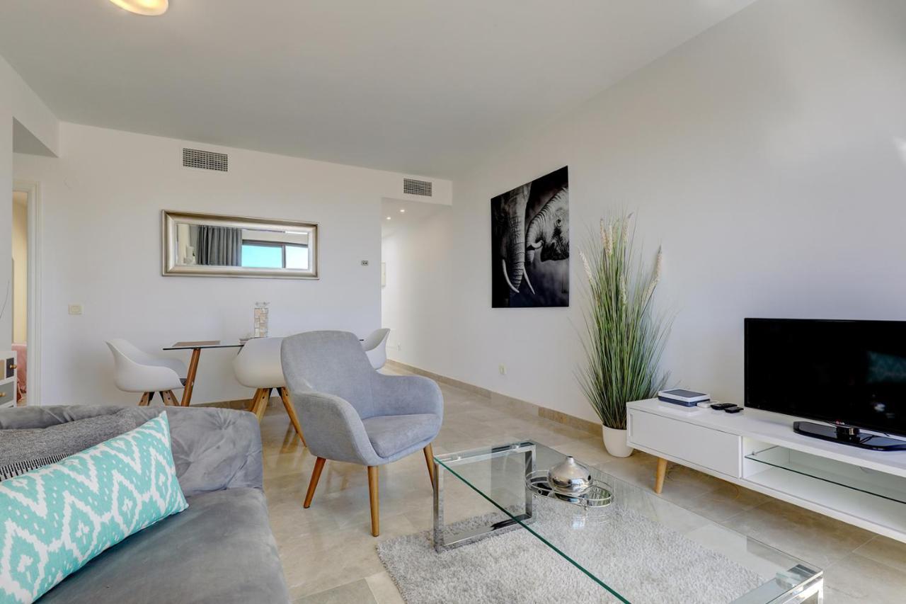 Duquesa Village Apartment - 2 Bed/2 Bath Apartment With Panoramic Sea Views Манилва Екстериор снимка