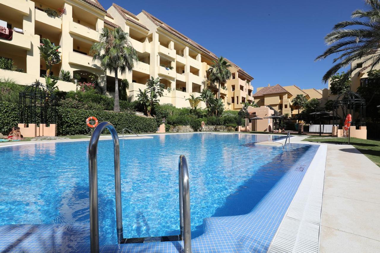 Duquesa Village Apartment - 2 Bed/2 Bath Apartment With Panoramic Sea Views Манилва Екстериор снимка